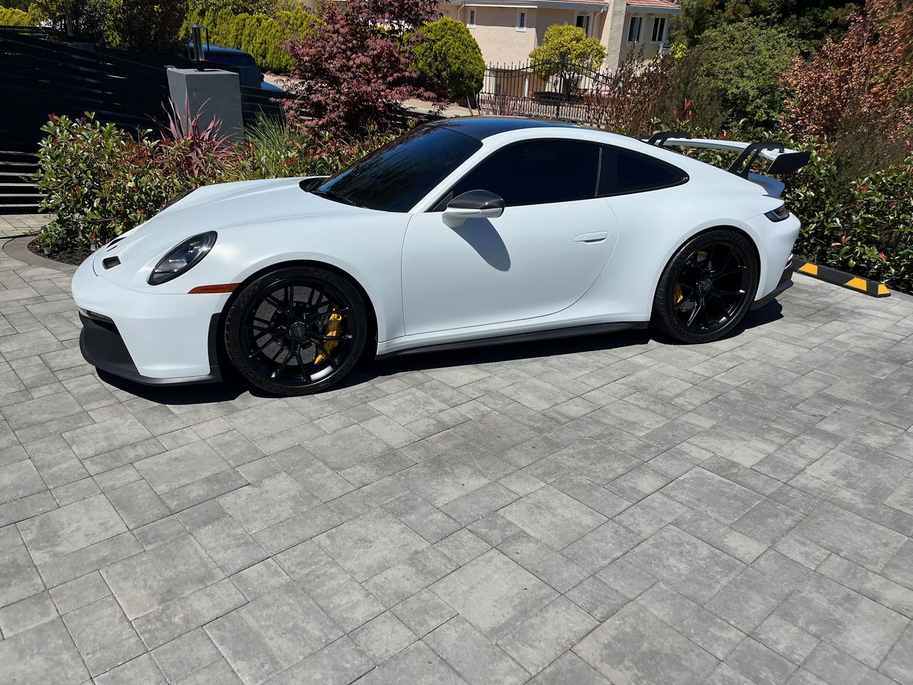 White Porsche 911 GT3 detailed